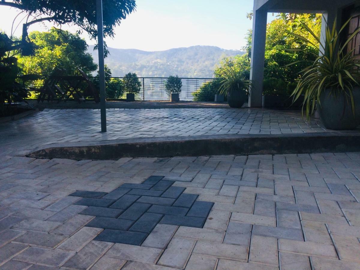 Selyna Sky Terrace Bed & Breakfast Kandy Exterior photo