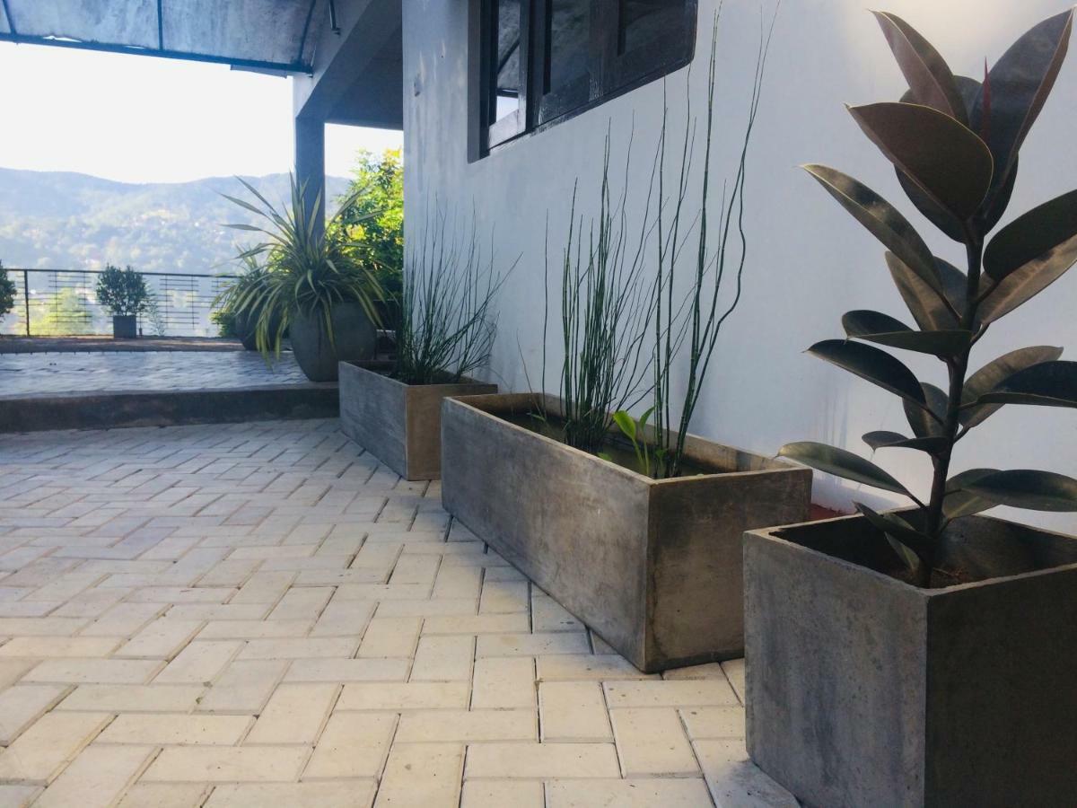 Selyna Sky Terrace Bed & Breakfast Kandy Exterior photo